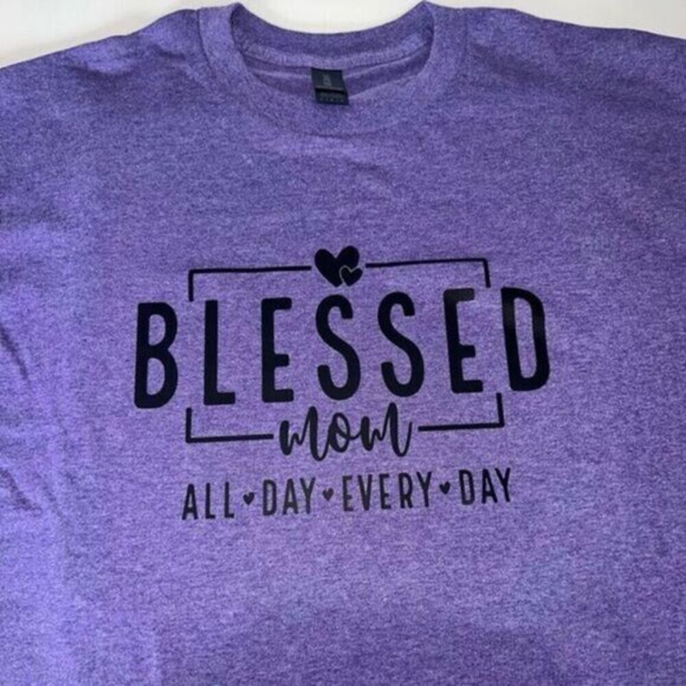 Womans tee shirt size Large “made to order” size Large mama tee shirt